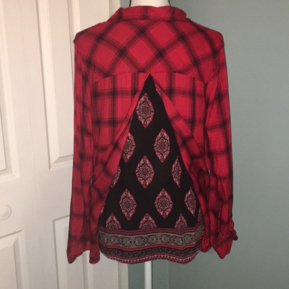 SOLD!! Plaid Long Sleeve Button Down w/Peek-A-Boo - Picture 4 of 6